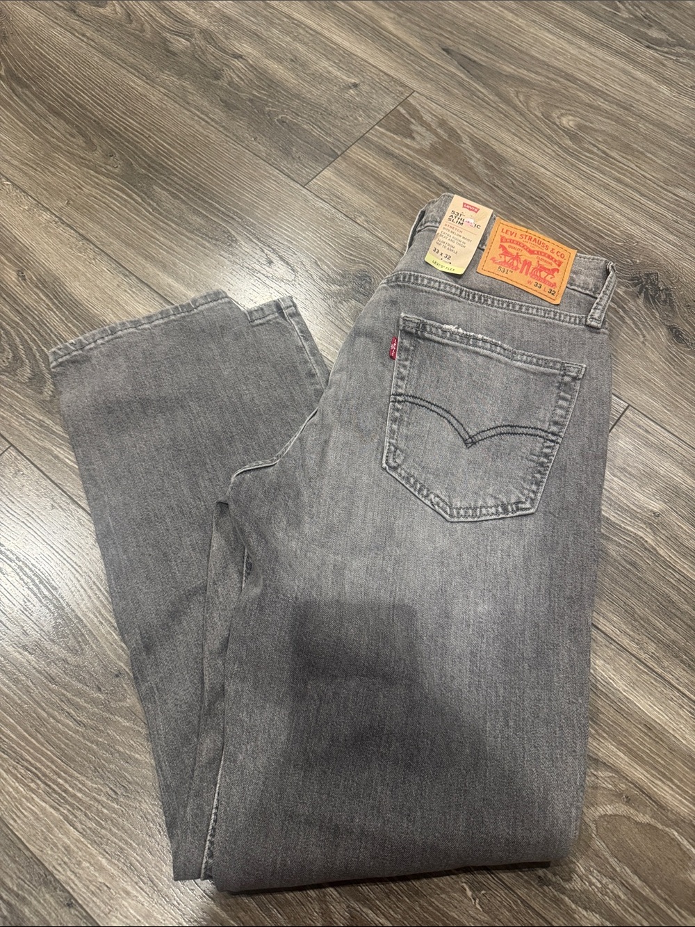 NWT Levi's Men's Grey Straight Jeans with Signature Back Pocket